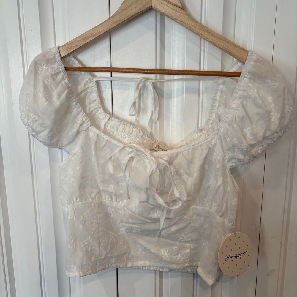 Passport White Crop Top Size‎ Small
